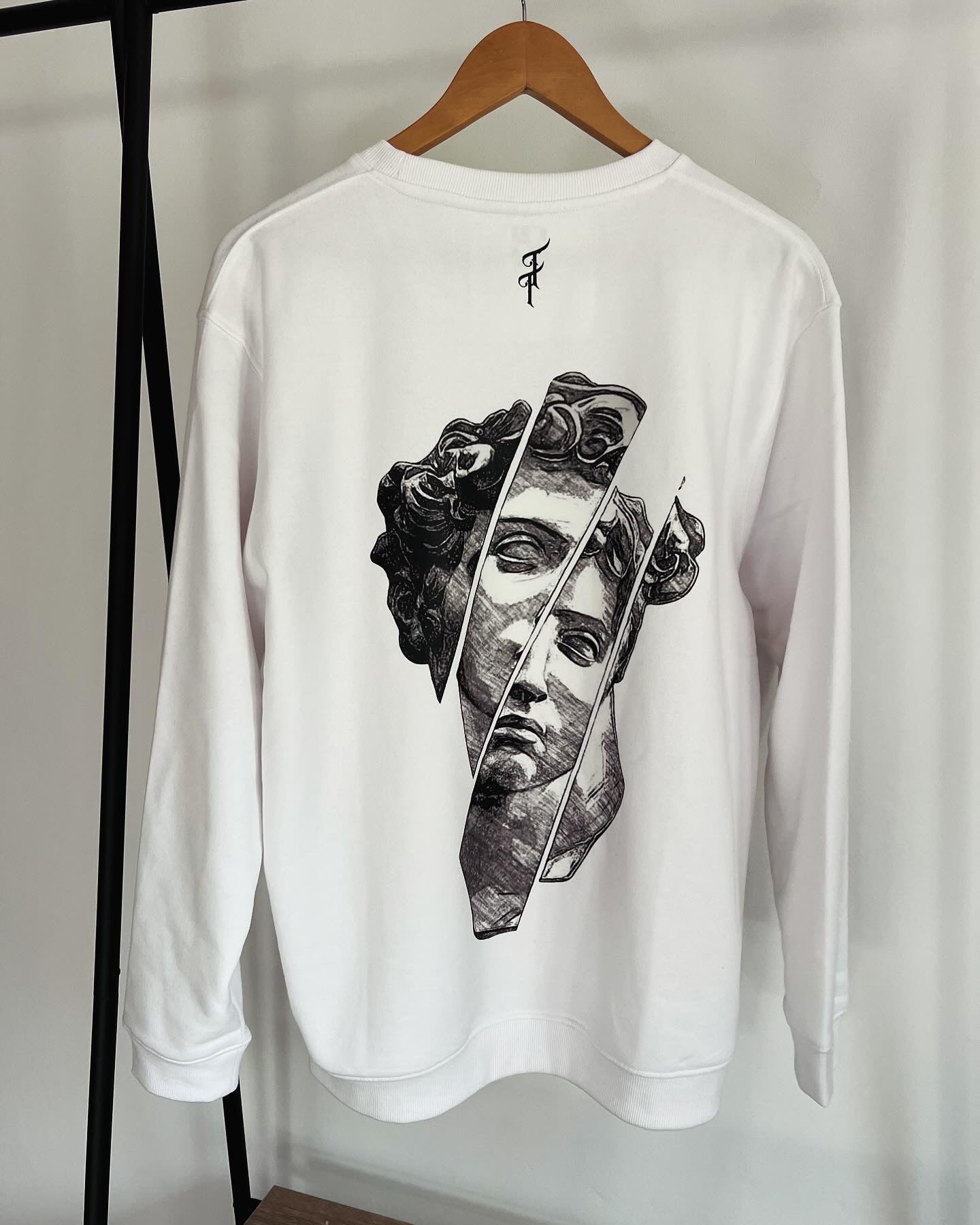 Sudadera blanca TwentyTwo Busto